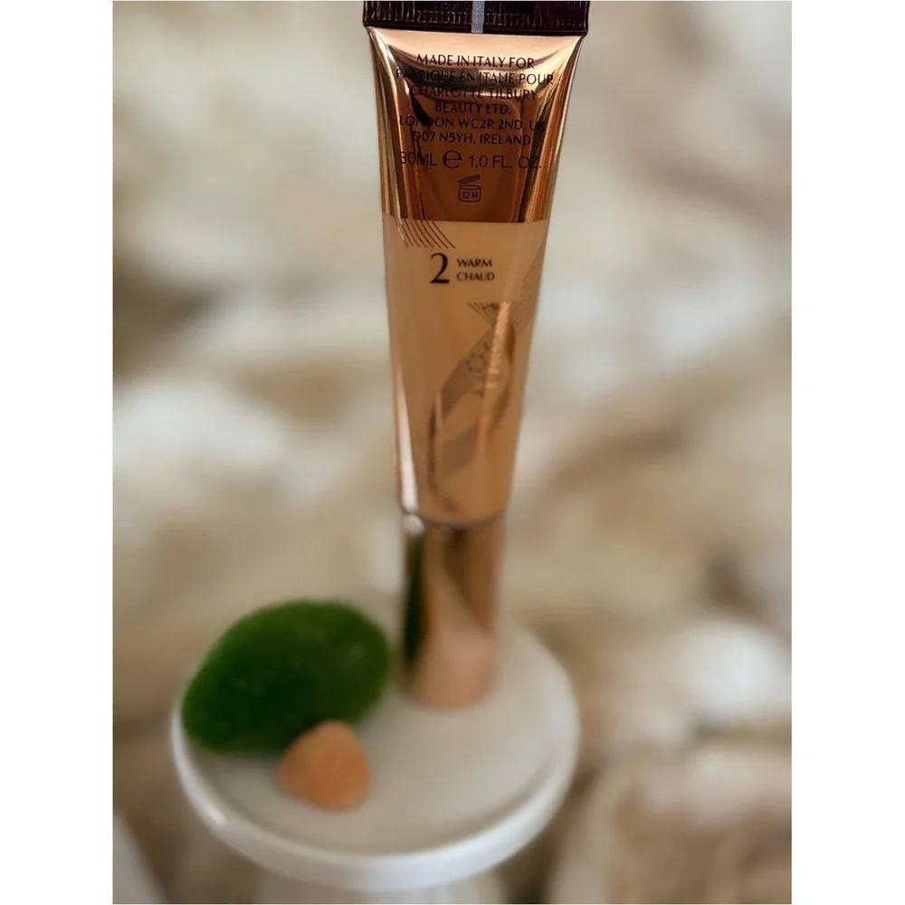 NIB Charlotte Tilbury Dewy Skin Tint – Shade Neutral 2